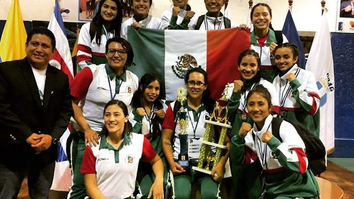 Seleccion de boxeo femenil que asistio al internacional